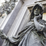 Monumento funebre Achille e Giulietta Forti (dettaglio), 1925 circa, Verona, cimitero ebraico - Carlo Spazzi